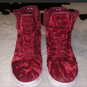 Boys velvet ski top skate shoes